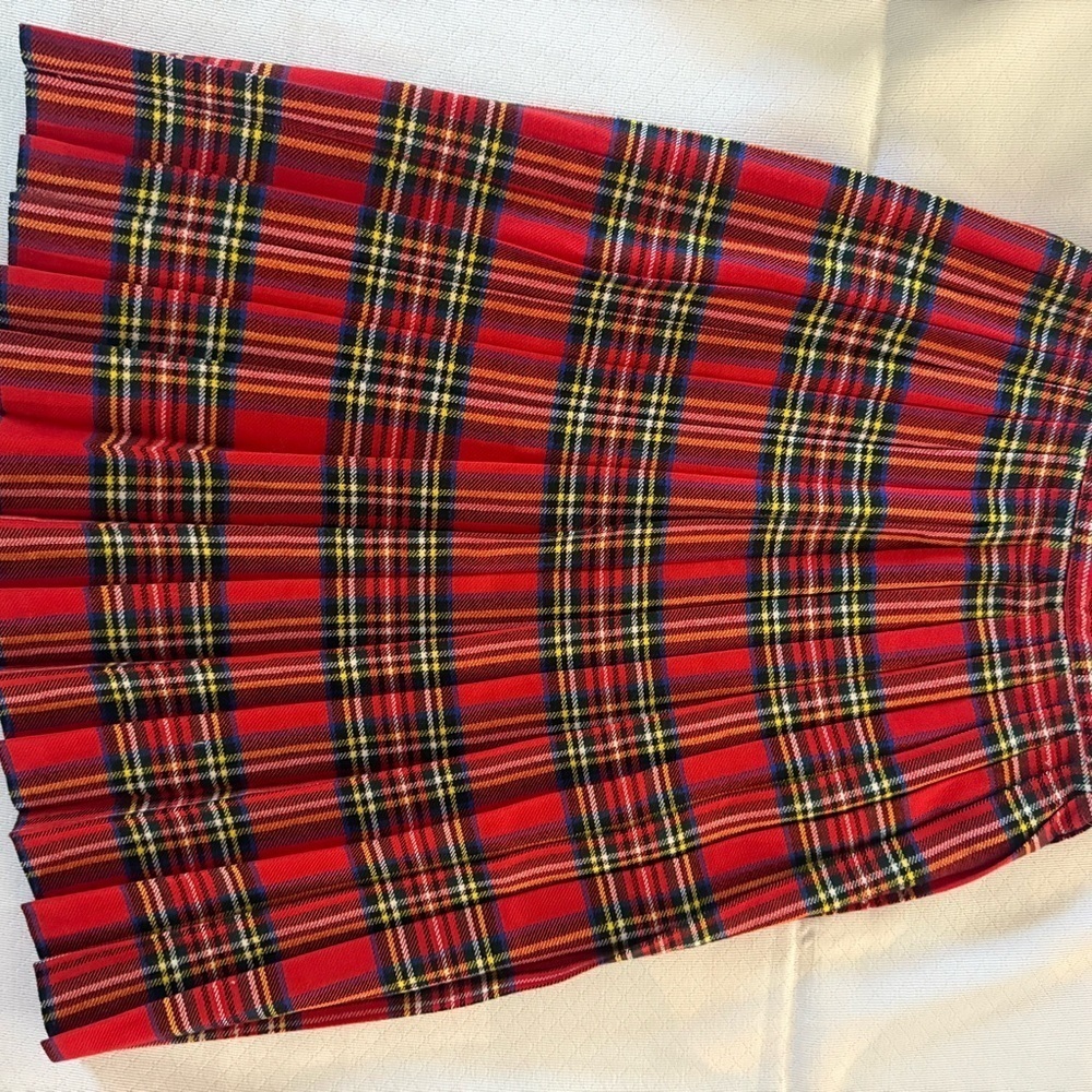 Lord & Taylor Red Tartan Kilt. Size 8 - Picture 12 of 13